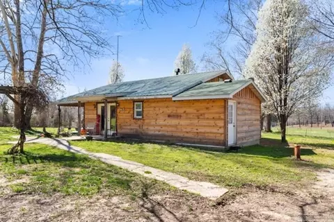 211 Featherhill Ter, Norfork, AR 72658