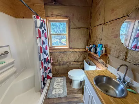 Bath - 211 Featherhill Ter, Norfork, AR 72658 photo 1 of 1