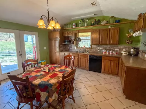 Kitchen - 211 Featherhill Ter, Norfork, AR 72658 photo 3 of 6