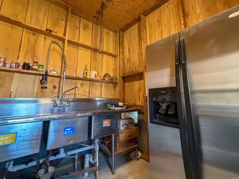 Kitchen - 211 Featherhill Ter, Norfork, AR 72658 photo 6 of 6