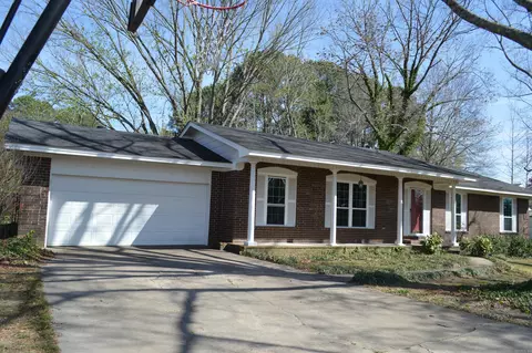 411 Hillcrest Dr, Heber Springs, AR 72543