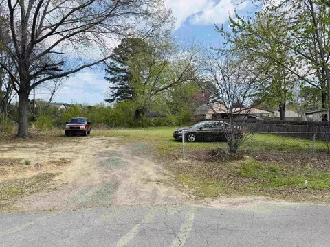 434 Mildred St, Conway, AR 72034