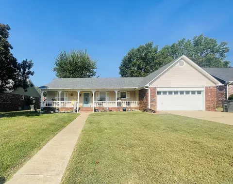 109 Live Oak Dr, Searcy, AR 72143