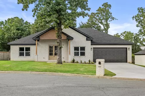 520 Forest Oak Cv, Jacksonville, AR 72076