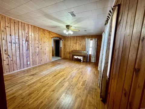 Living - 30795 Highway 67, Malvern, AR 72104 photo 1 of 3