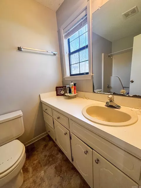 Bath - 8 Robbye Ln, Searcy, AR 72143 photo 3 of 3