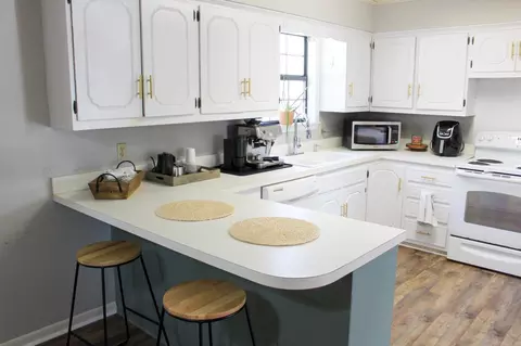 Kitchen - 8 Robbye Ln, Searcy, AR 72143 photo 2 of 4