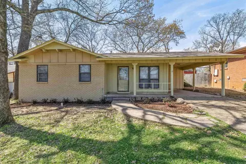 8713 Merrymen Rd, Sherwood, AR 72120