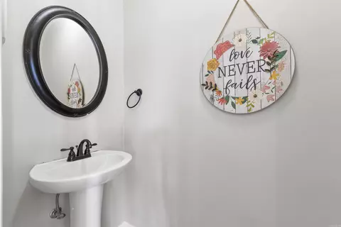 Bath - 3030 Plateau Dr, Conway, AR 72032 photo 1 of 3