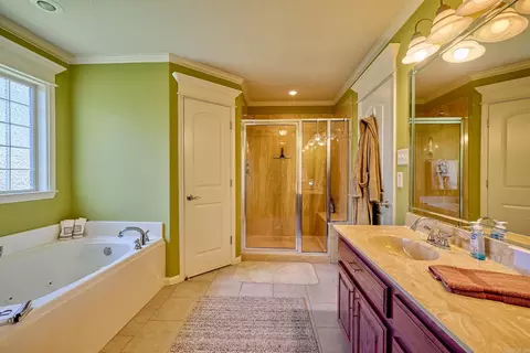 Bath - 4106 Darla Dr, Benton, AR 72015 photo 5 of 5