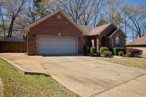 Exterior - 4106 Darla Dr, Benton, AR 72015 photo 3 of 6
