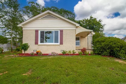 111 N 1st St, Benton, AR 72015