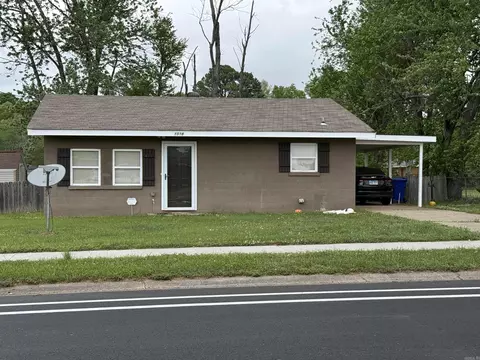 1516 Robins St, Conway, AR 72034