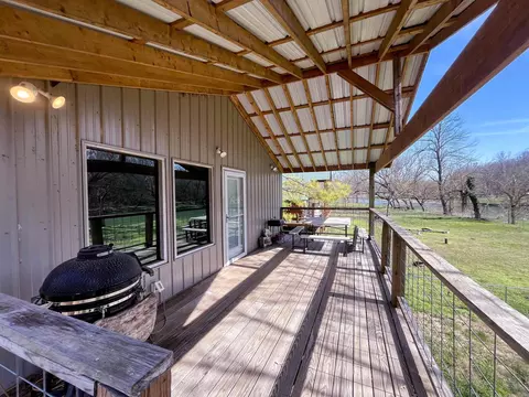 Exterior - 213 Spring Lake Dr, Mammoth Spring, AR 72554 photo 3 of 4