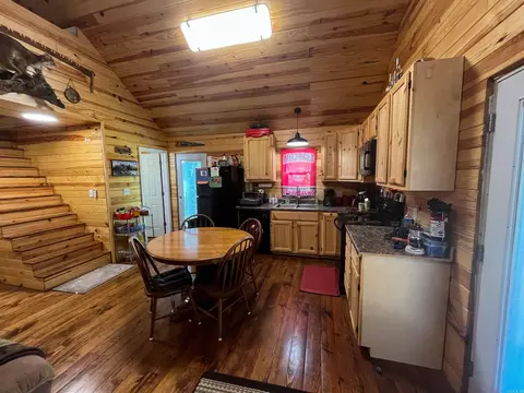 Kitchen - 213 Spring Lake Dr, Mammoth Spring, AR 72554 photo 1 of 2