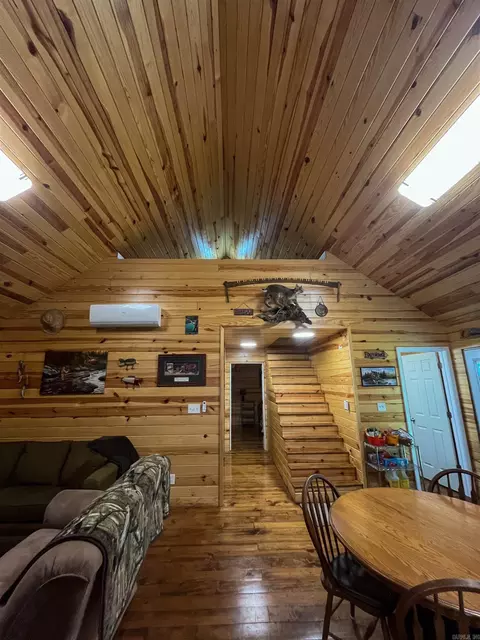 Entry Way - 213 Spring Lake Dr, Mammoth Spring, AR 72554 photo 1 of 1
