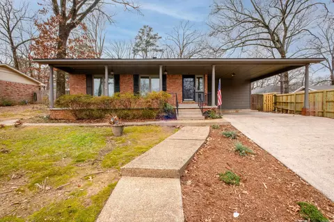 4 Nob View Cir, Little Rock, AR 72205
