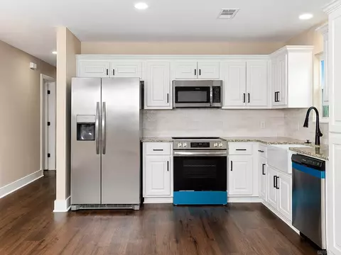 Kitchen - 2710 S Belair, Pine Bluff, AR 71601 photo 4 of 4