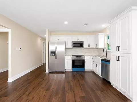 Kitchen - 2710 S Belair, Pine Bluff, AR 71601 photo 3 of 4