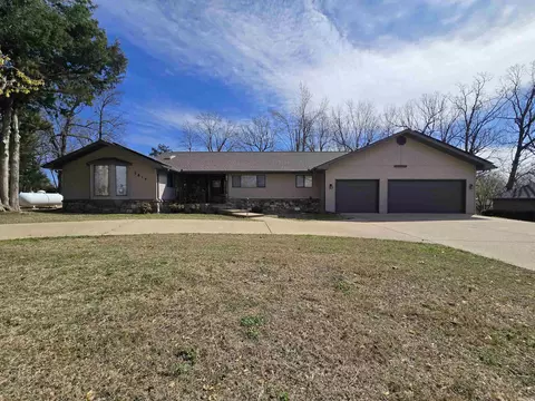 1819 Fairway Dr, Mountain Home, AR 72653