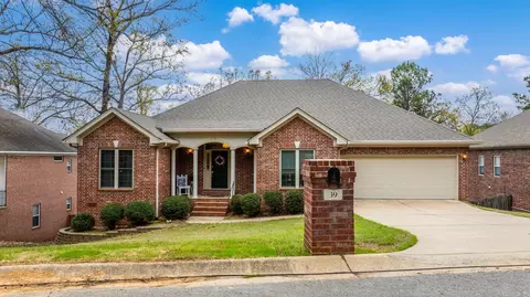 39 Norfork Dr, Maumelle, AR 72113
