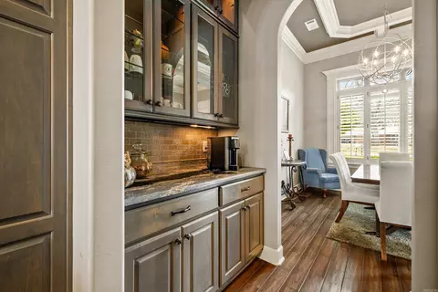 Entry Way - 5823 Gregory Rd, Benton, AR 72019 photo 2 of 5