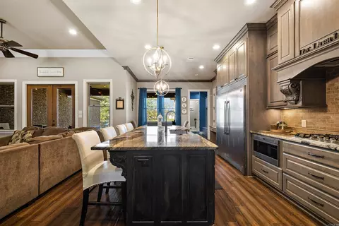 Kitchen - 5823 Gregory Rd, Benton, AR 72019 photo 1 of 8