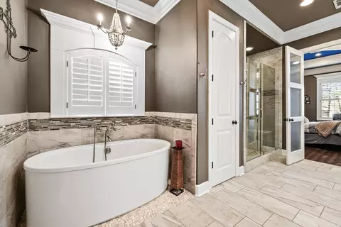 Bath - 5823 Gregory Rd, Benton, AR 72019 photo 2 of 6