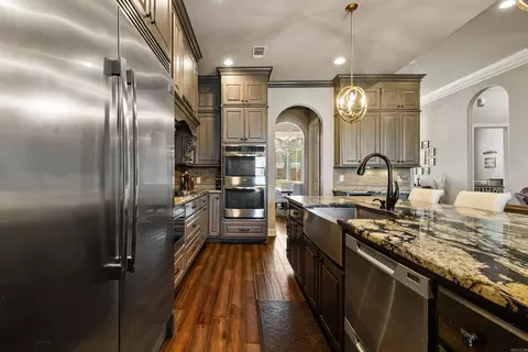 Kitchen - 5823 Gregory Rd, Benton, AR 72019 photo 5 of 8