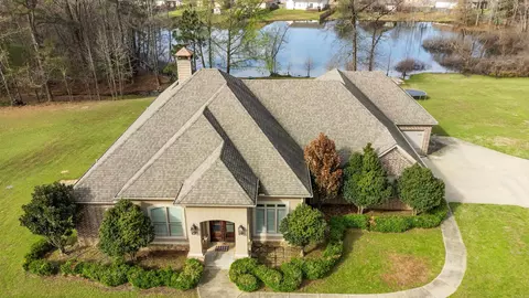 Exterior - 5823 Gregory Rd, Benton, AR 72019 photo 2 of 5