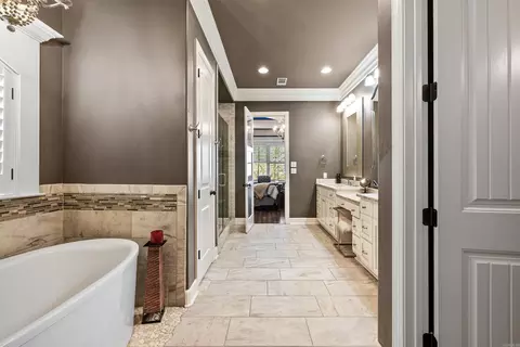 Entry Way - 5823 Gregory Rd, Benton, AR 72019 photo 3 of 5