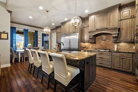 Kitchen - 5823 Gregory Rd, Benton, AR 72019 photo 3 of 8