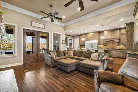 Living - 5823 Gregory Rd, Benton, AR 72019 photo 4 of 4