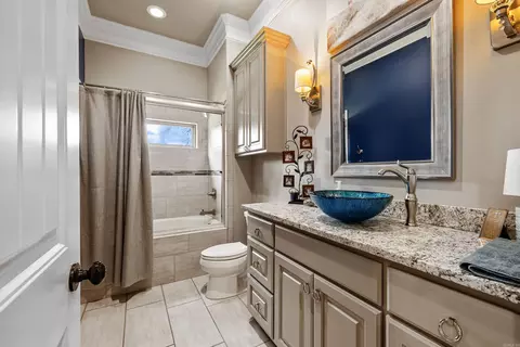 Bath - 5823 Gregory Rd, Benton, AR 72019 photo 6 of 6