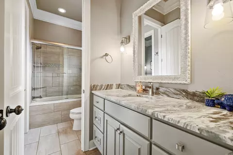 Bath - 5823 Gregory Rd, Benton, AR 72019 photo 3 of 6