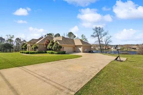 Exterior - 5823 Gregory Rd, Benton, AR 72019 photo 4 of 5