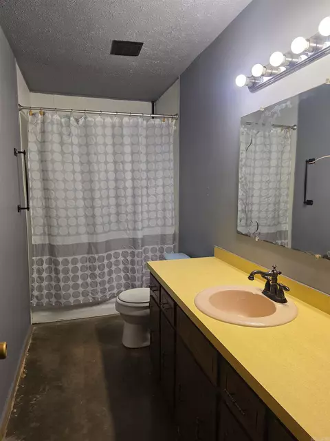 Bath - 3 Big Oak, Conway, AR 72032 photo 3 of 3