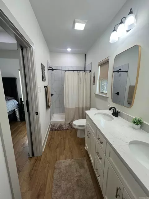 Bath - 196 Blackjack Rd, Greenbrier, AR 72058 photo 1 of 2