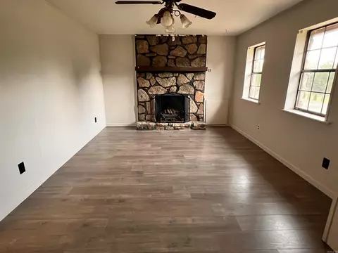 Living - 111 Belinda Ln, Beebe, AR 72012 photo 1 of 3