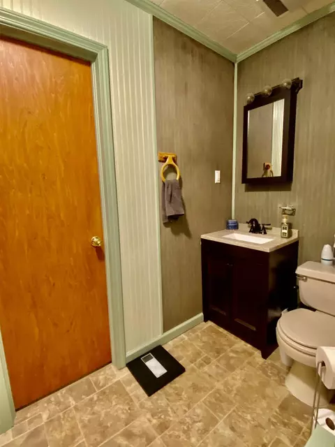 Bath - 401 E Gum, Walnut Ridge, AR 72476 photo 2 of 2