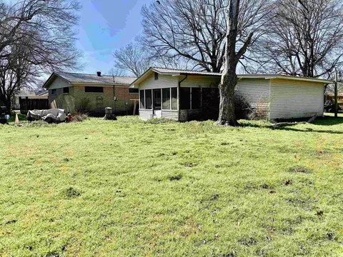 Exterior - 401 E Gum, Walnut Ridge, AR 72476 photo 3 of 5