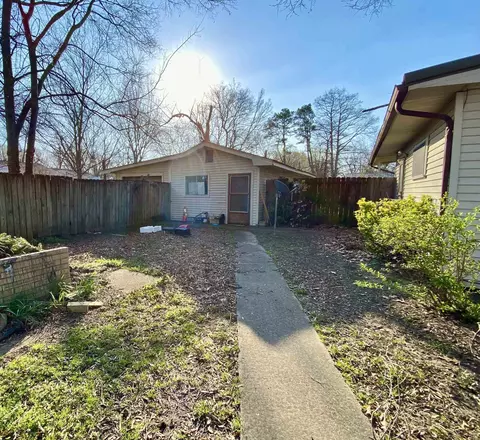 Exterior - 401 E Gum, Walnut Ridge, AR 72476 photo 2 of 5
