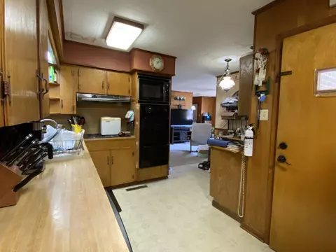Kitchen - 401 E Gum, Walnut Ridge, AR 72476 photo 1 of 2