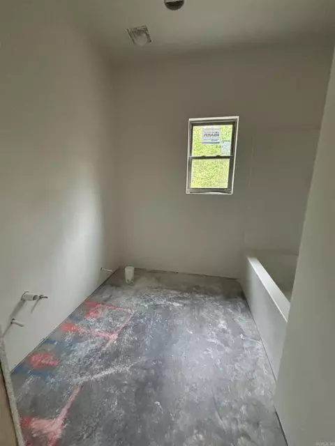 Bath - 718 Grand Valley Loop, Austin, AR 72007 photo 1 of 1