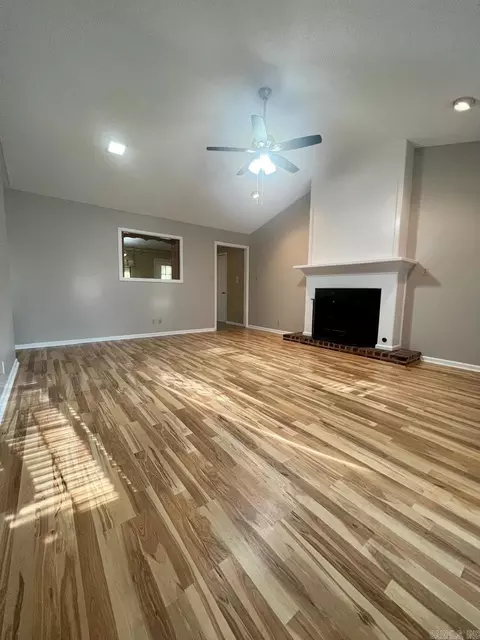 1918 Doris Dr, Benton, AR 72019 photo 4
