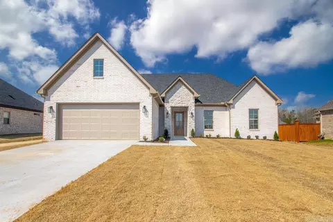 122 Natural Trl, Maumelle, AR 72113