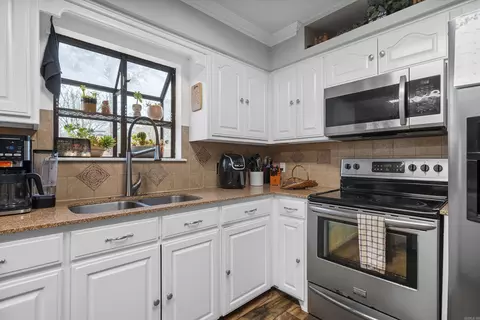 Kitchen - 1030 Sunshine Rd, Royal, AR 71968 photo 5 of 6