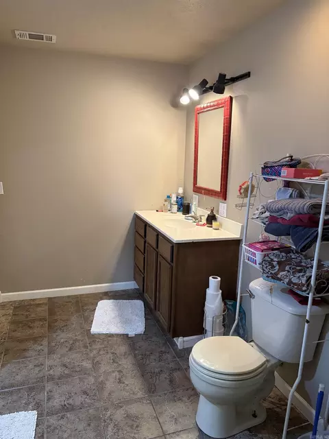 Bath - 314 N Cedar St, Salem, AR 72576 photo 2 of 5