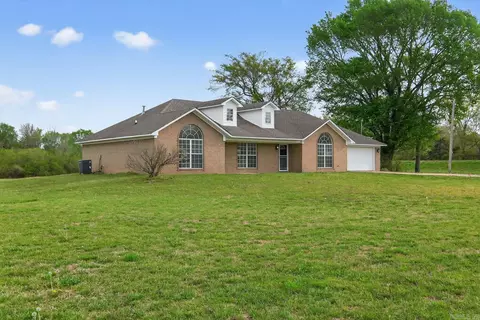 2 Green Meadows Dr, Vilonia, AR 72173
