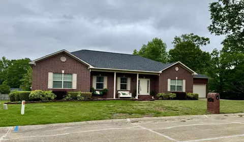 1710 Royal Oaks Dr, Malvern, AR 72104